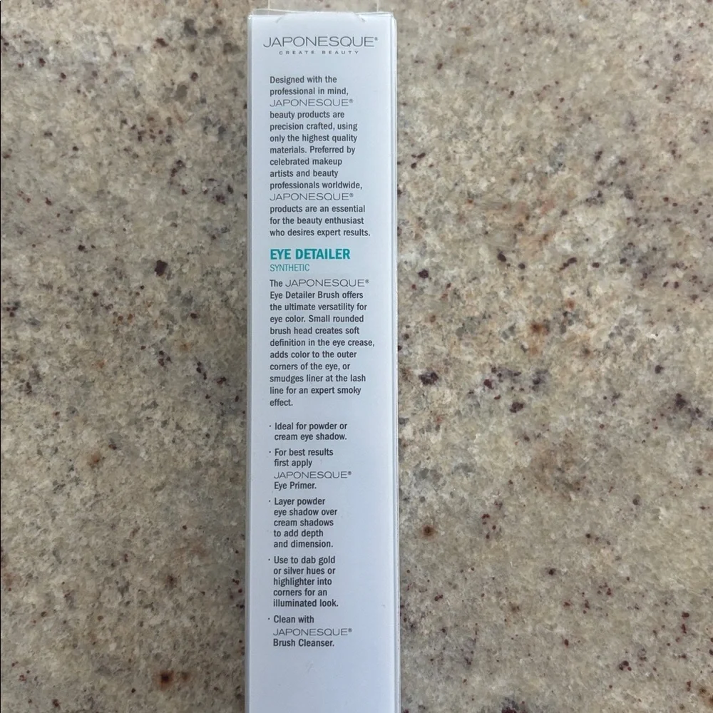 Japonesque Black Eye Detailer Brush - Precision Eye Definer
